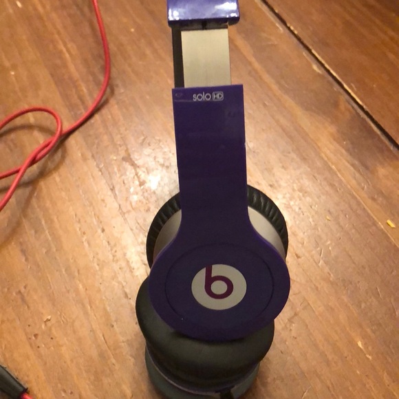 Purple Beats By Dr Dre Solo HD wired headphones - Picture 2 of 3